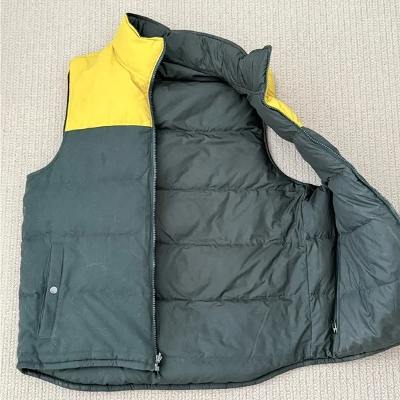 Patagonia Men's Two-Tone Puffer Vest - Picture 6 of 11